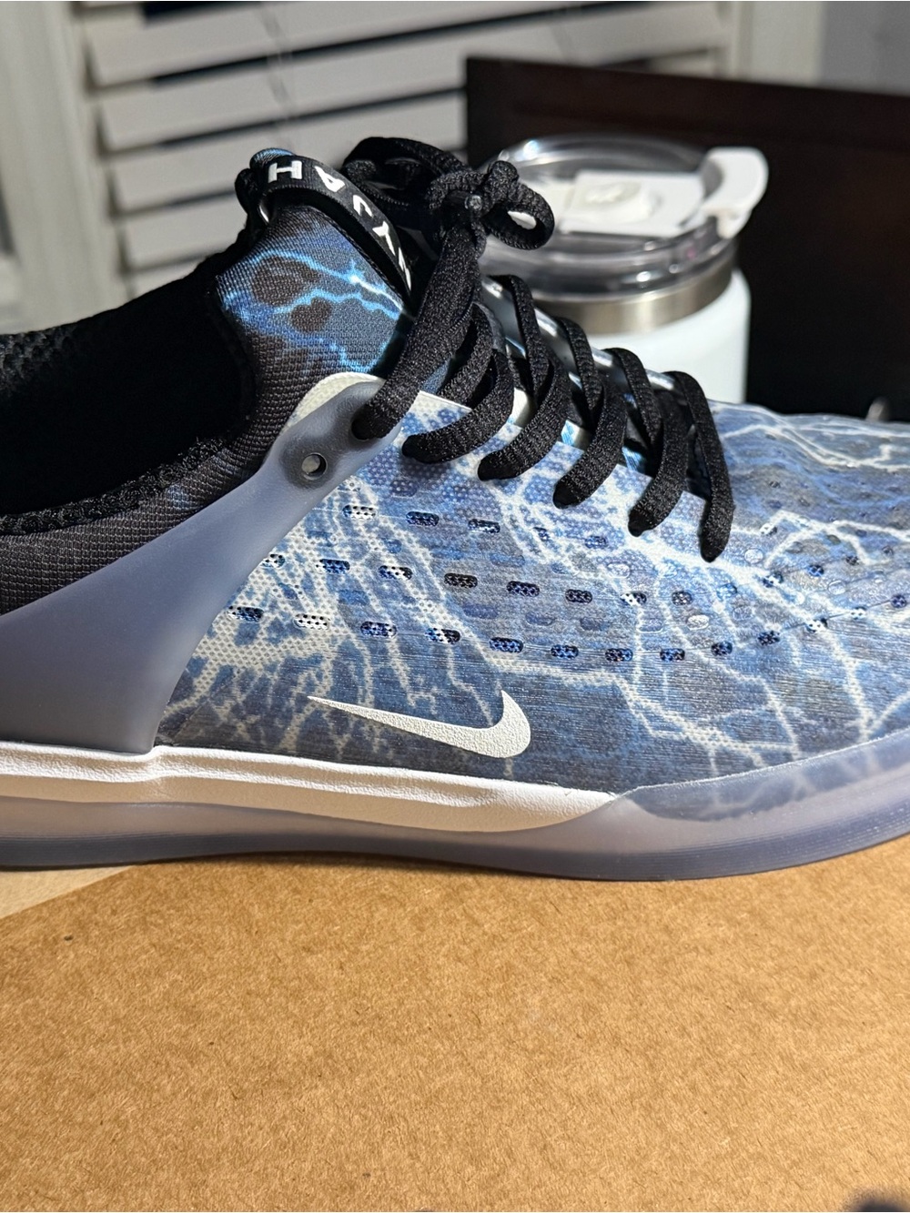 Nike Men’s Blue Patterned Low-Top Sneakers with Black Accents